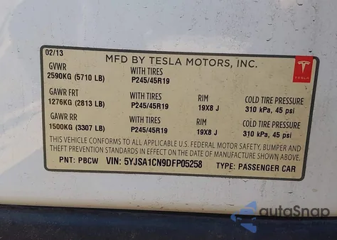 2013 Tesla Model S z USA, uszkodzony, nr VIN 5YJSA1CN9DFP05258
